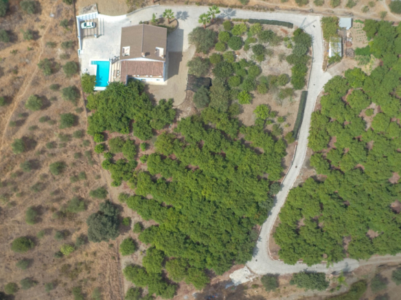 Villa for sale in Coín