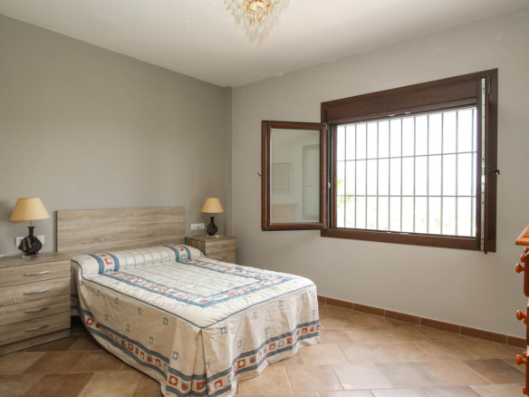 Villa for sale in Coín