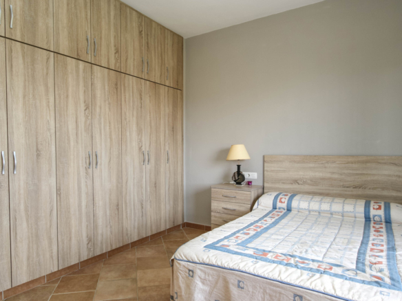 Villa for sale in Coín