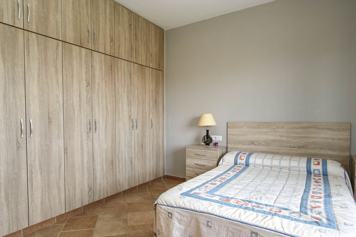 Villa for sale in Coín