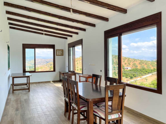 Villa for sale in Coín