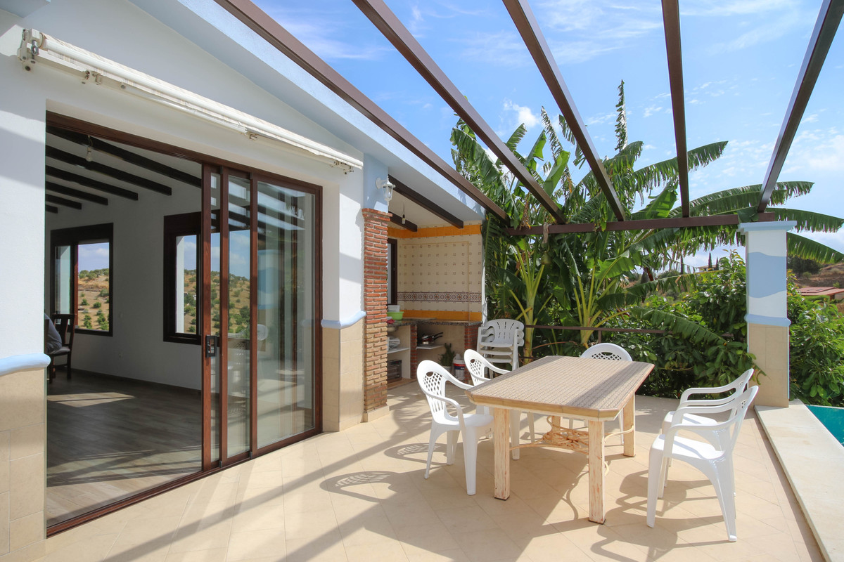 Villa for sale in Coín