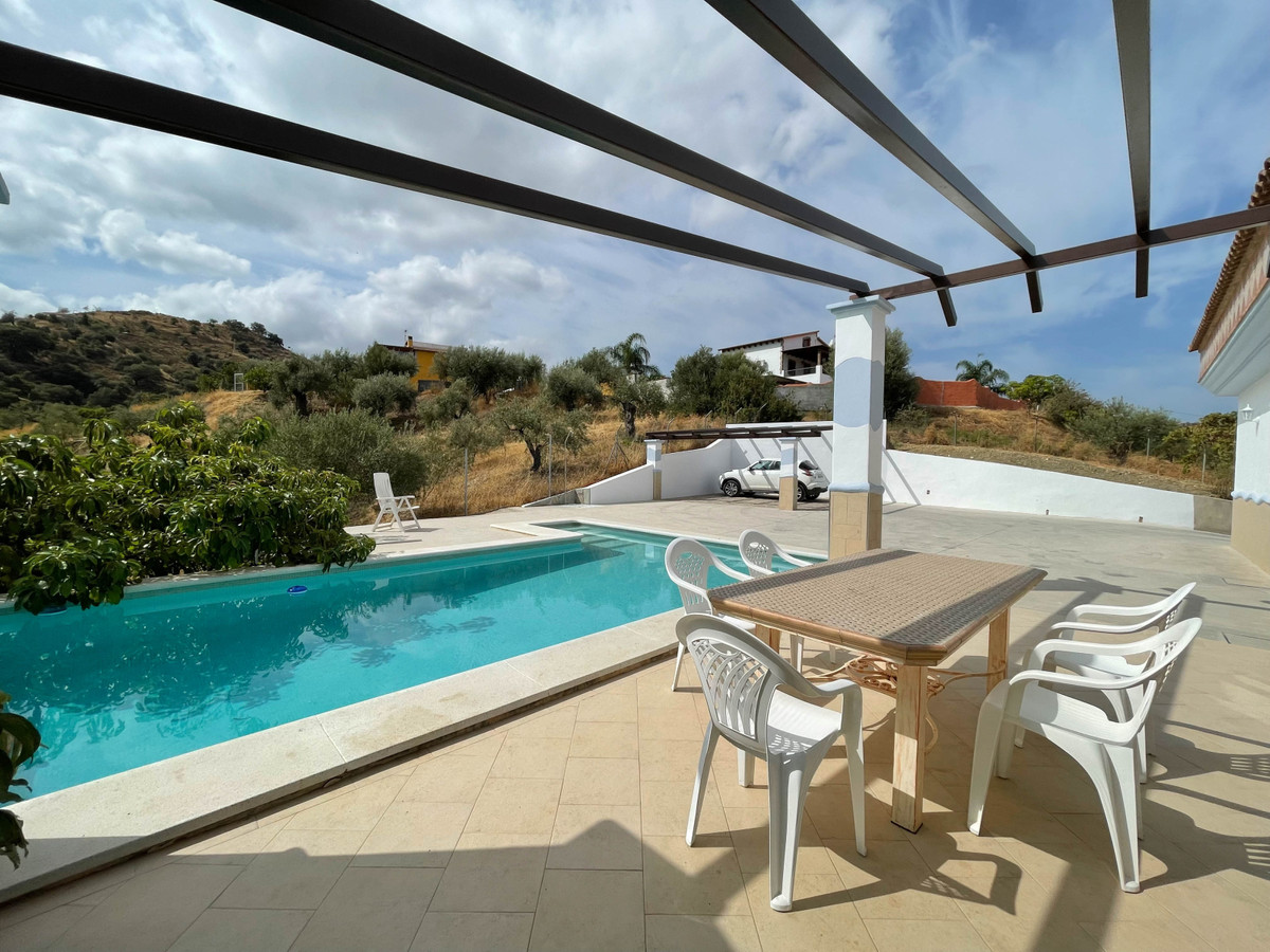 Villa for sale in Coín