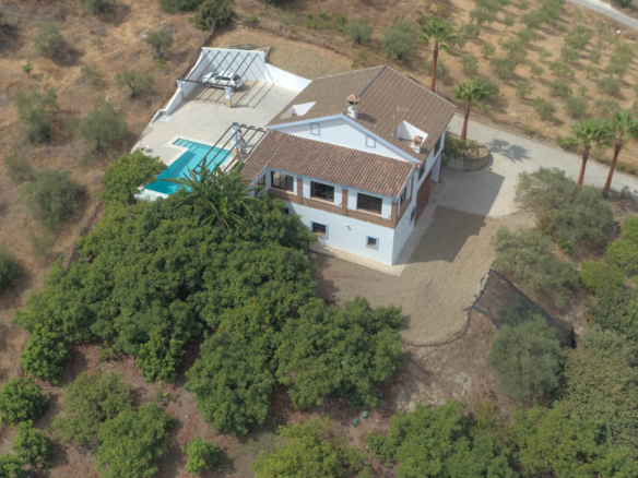 Villa for sale in Coín