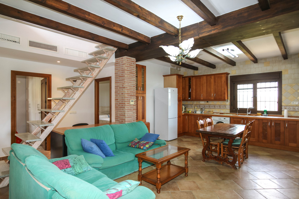 Villa for sale in Coín