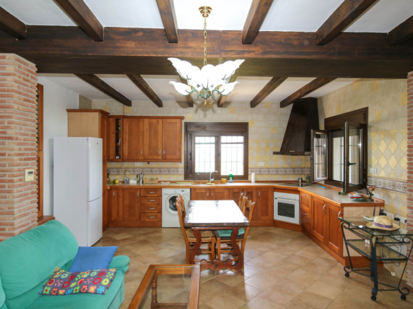 Villa for sale in Coín