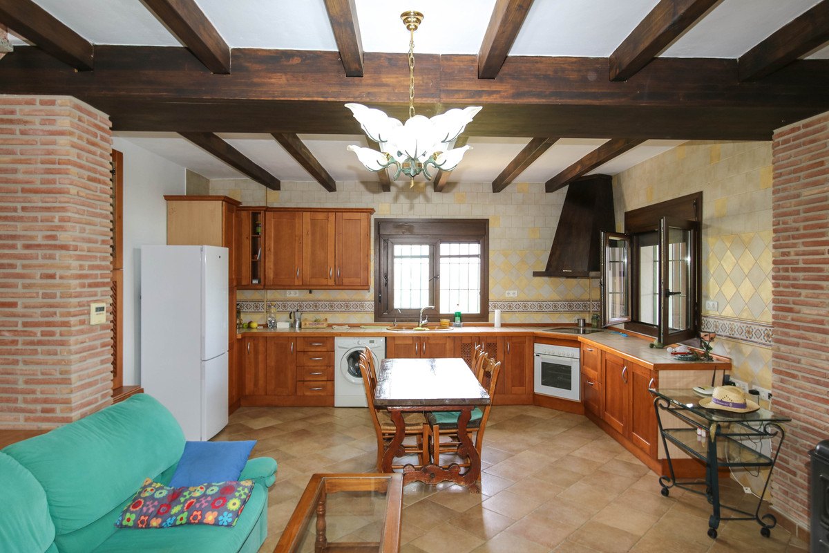 Villa for sale in Coín
