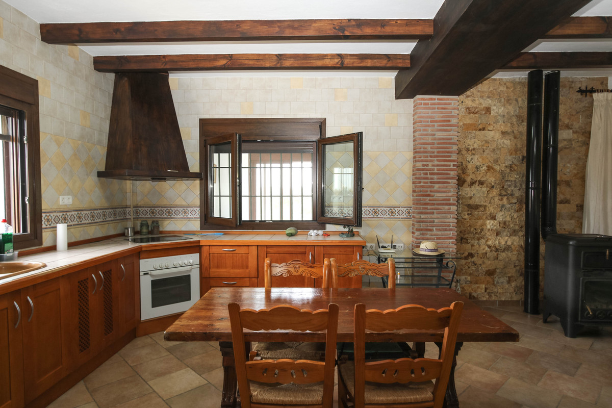 Villa for sale in Coín