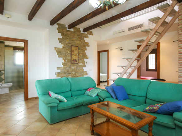 Villa for sale in Coín
