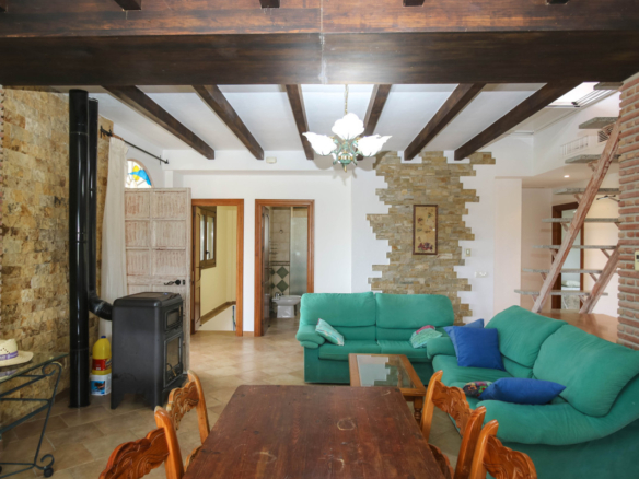 Villa for sale in Coín