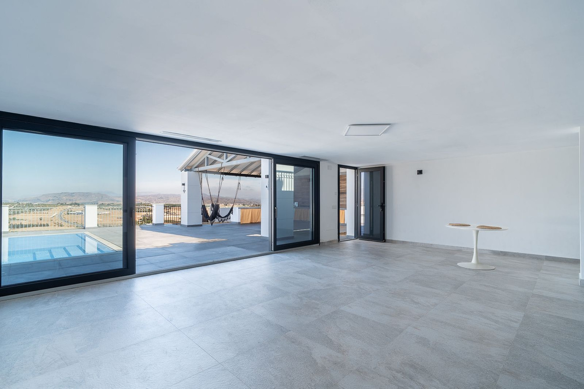 Villa for sale in Coín