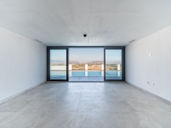 Villa for sale in Coín