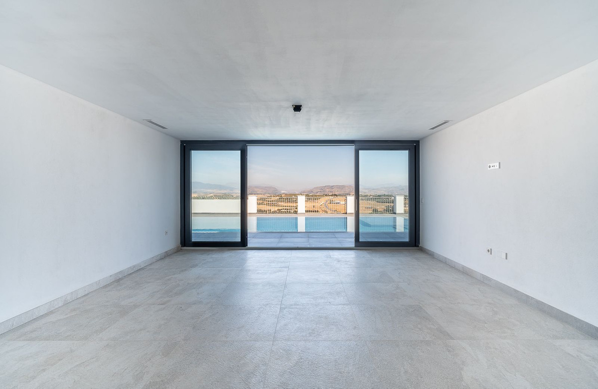 Villa for sale in Coín