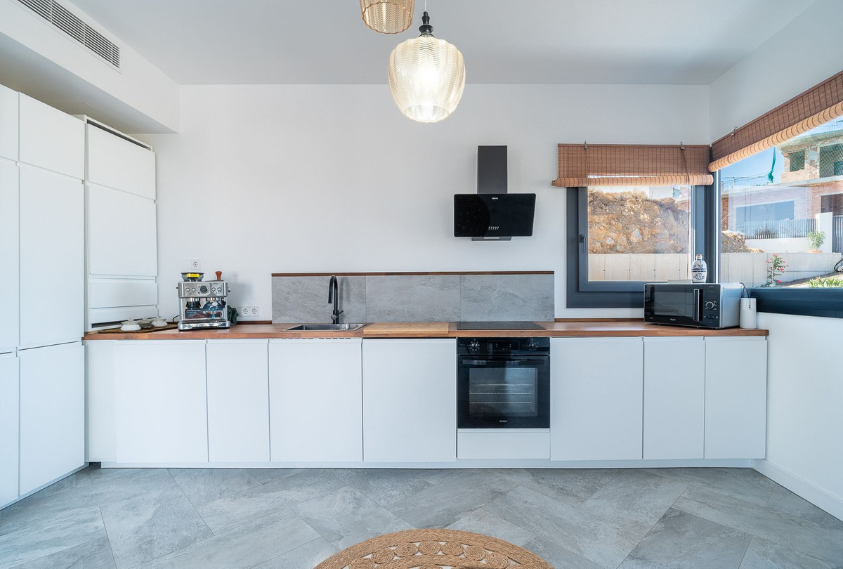 Villa for sale in Coín