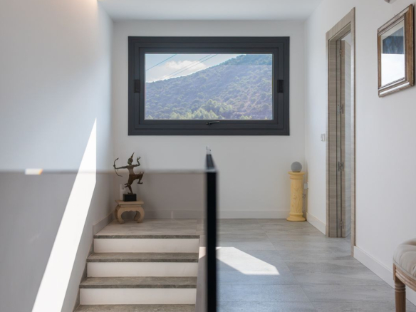 Villa for sale in Coín