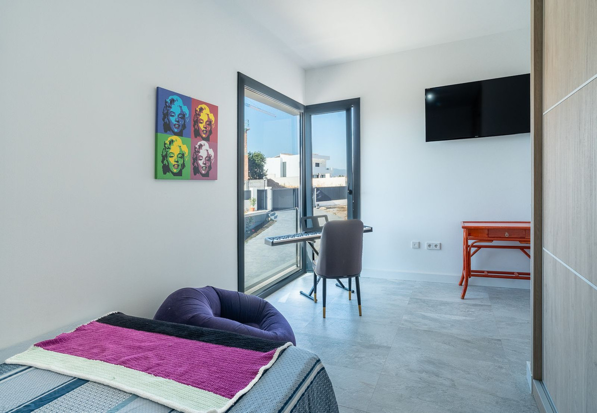 Villa for sale in Coín