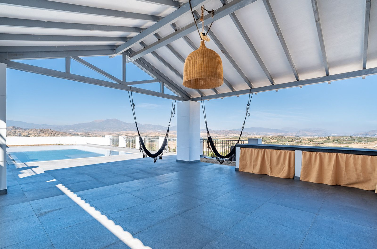 Villa for sale in Coín