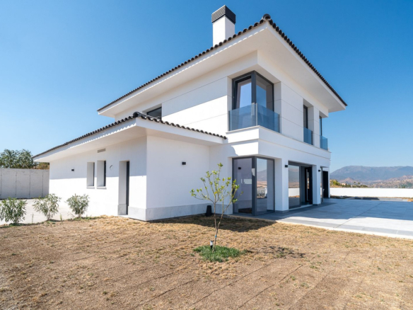 Villa for sale in Coín