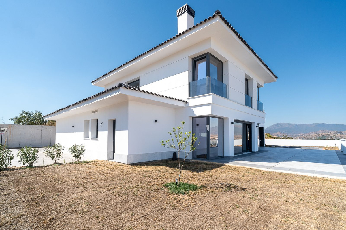 Villa for sale in Coín