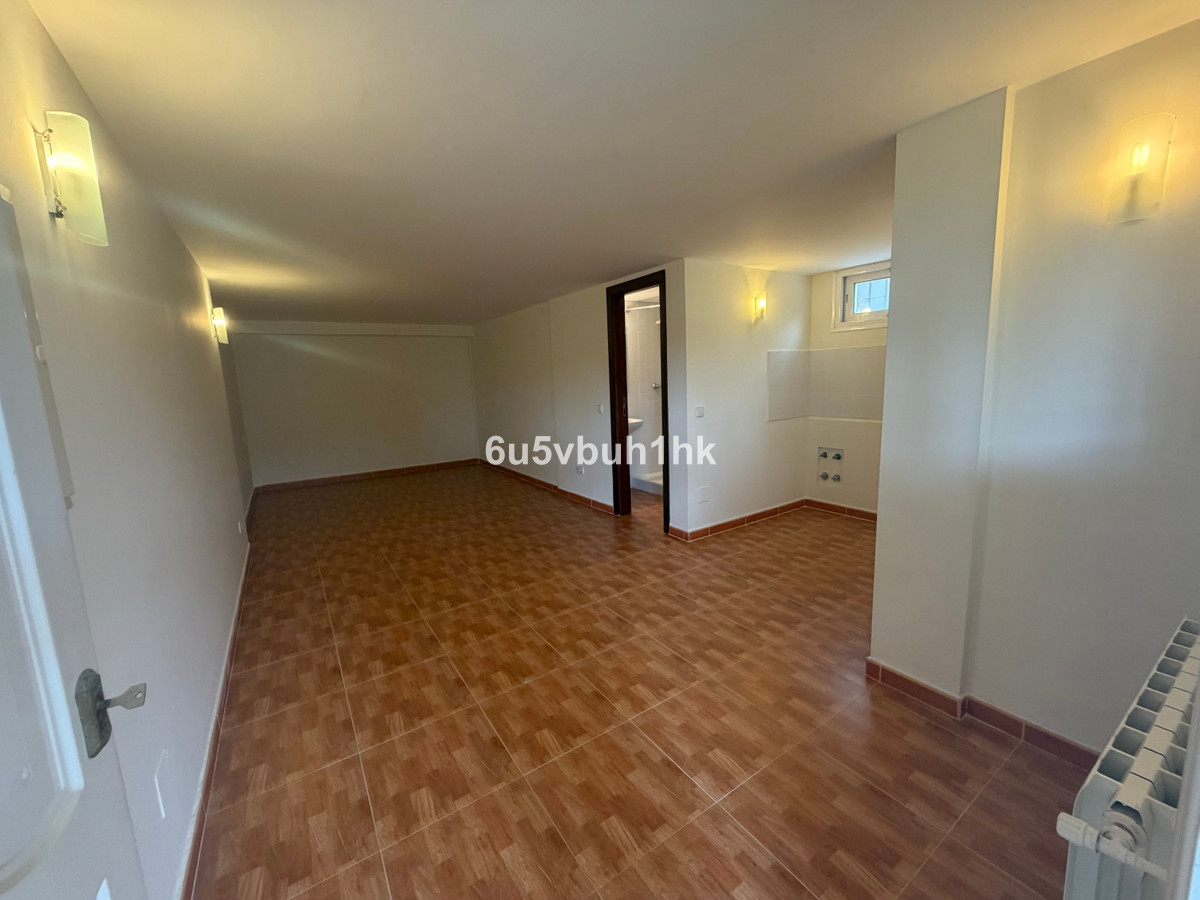 Villa for sale in Estepona