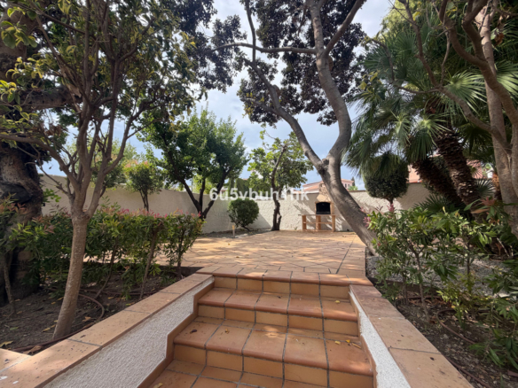 Villa for sale in Estepona