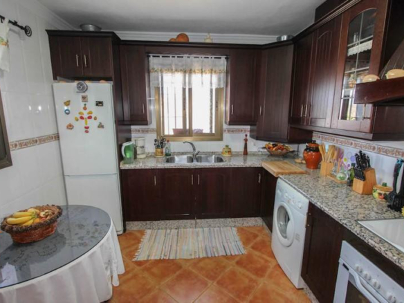 Villa for sale in Guaro