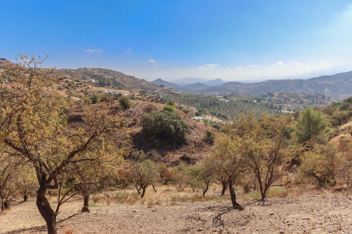 Villa for sale in Guaro