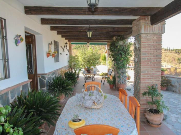 Villa for sale in Guaro