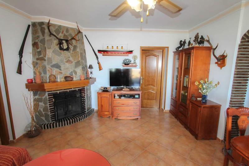 Villa for sale in Guaro