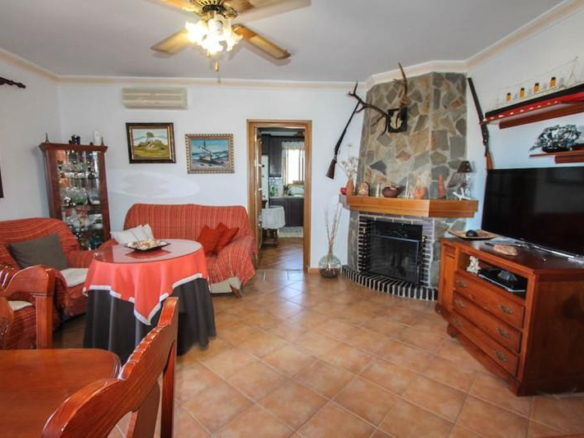 Villa for sale in Guaro