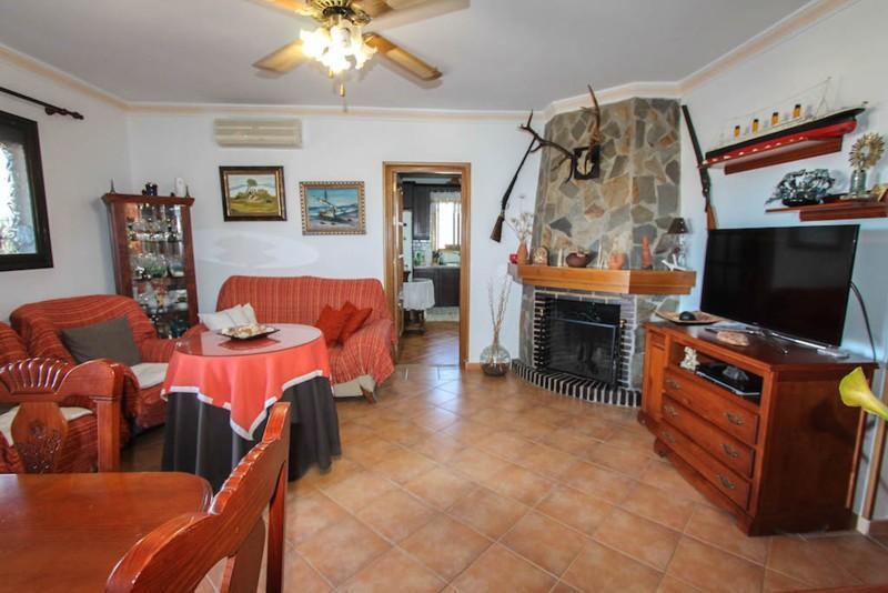 Villa for sale in Guaro