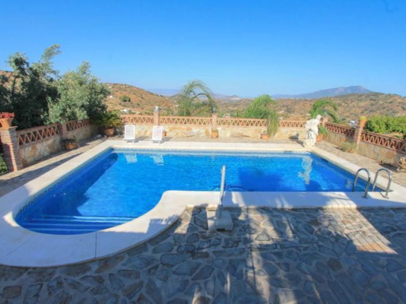 Villa for sale in Guaro