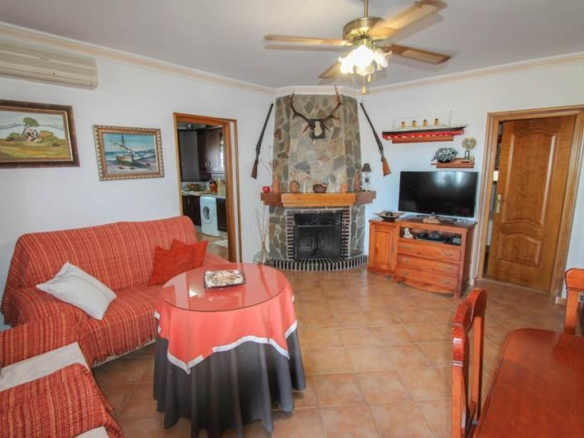 Villa for sale in Guaro