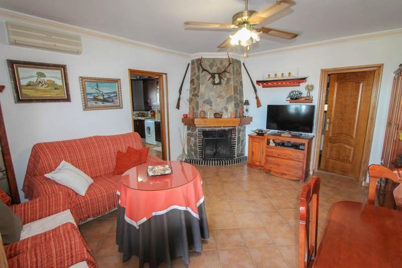 Villa for sale in Guaro