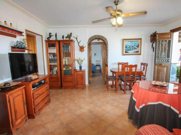 Villa for sale in Guaro