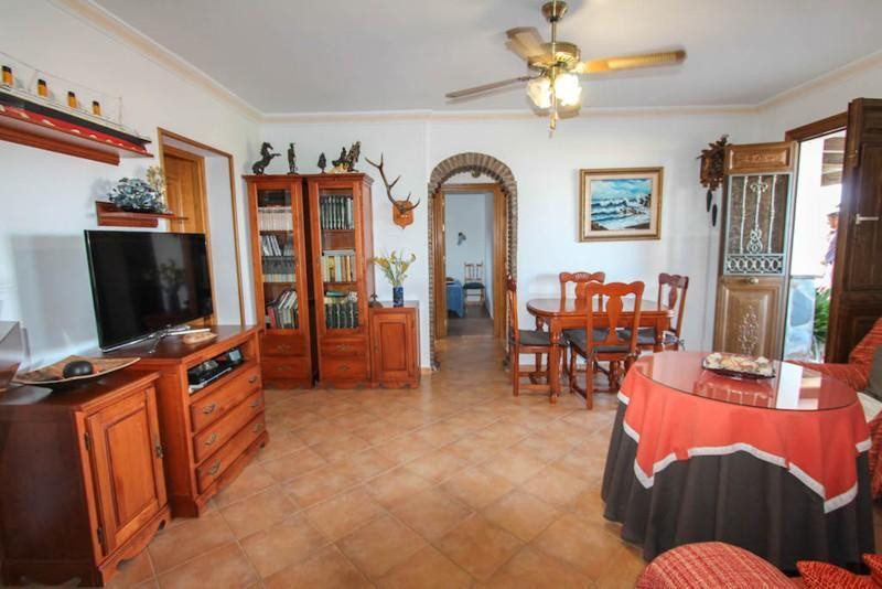 Villa for sale in Guaro