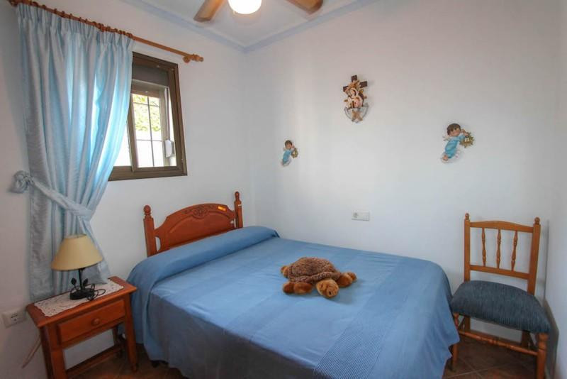 Villa for sale in Guaro