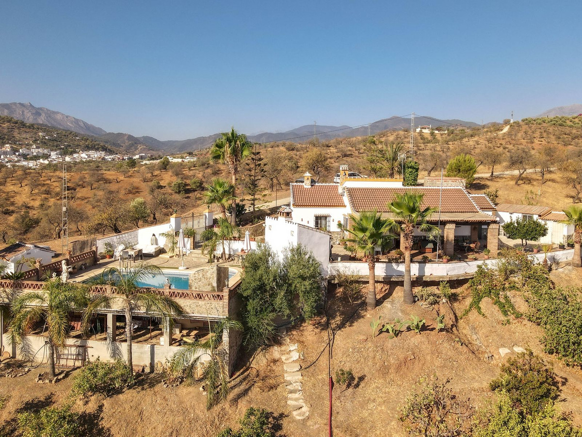Villa for sale in Guaro