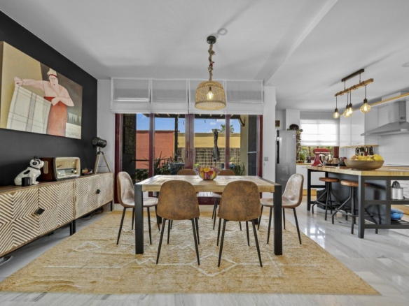 Villa for sale in Málaga