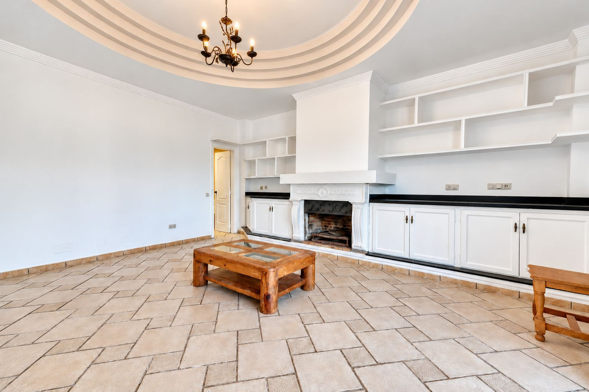 Villa for sale in Manilva