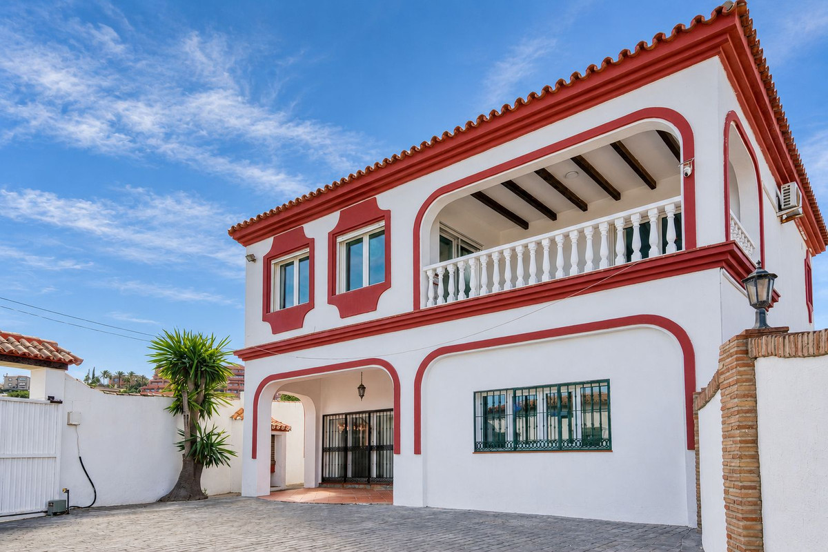 Villa for sale in Manilva