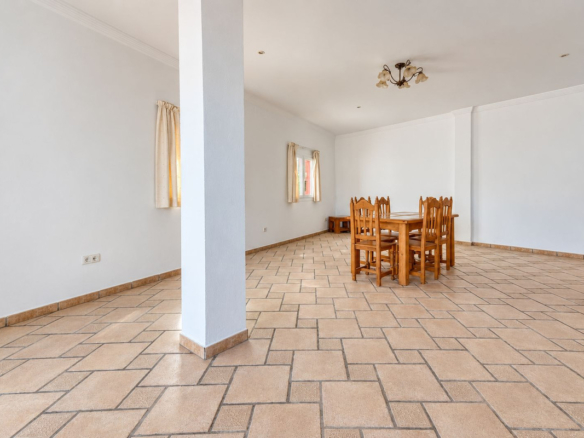 Villa for sale in Manilva