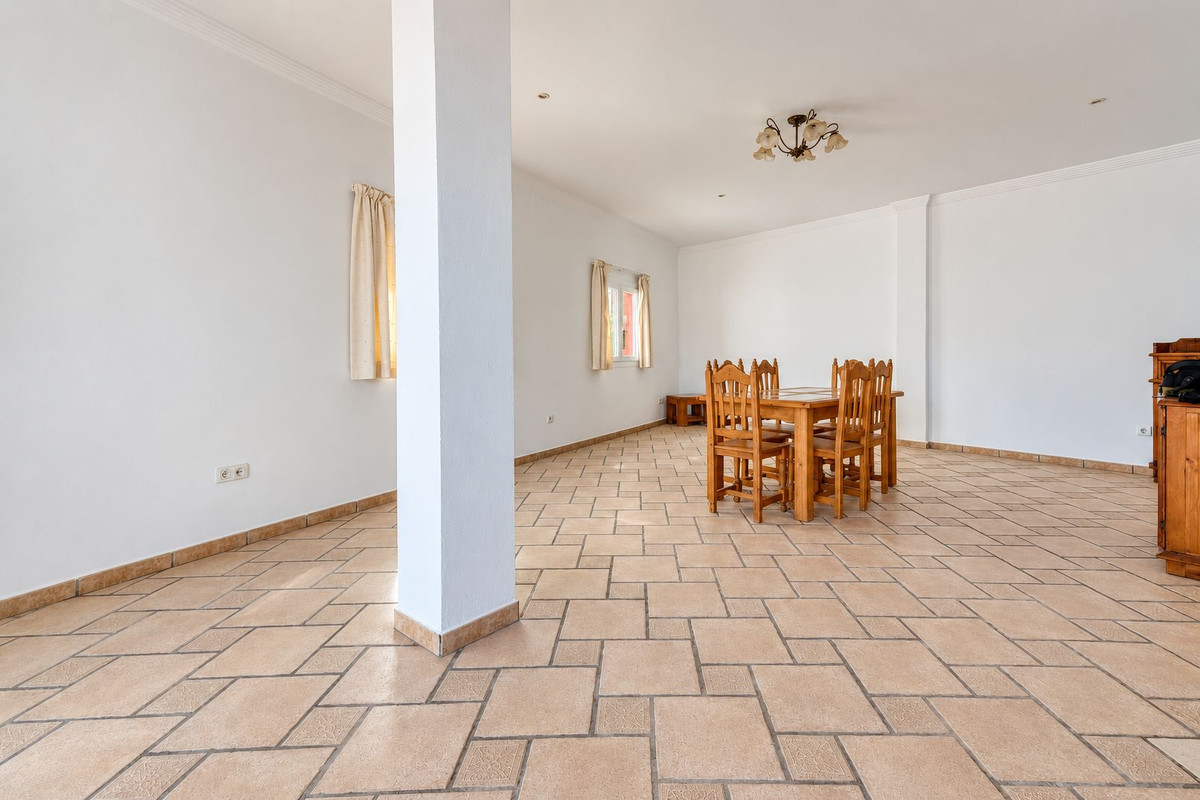 Villa for sale in Manilva