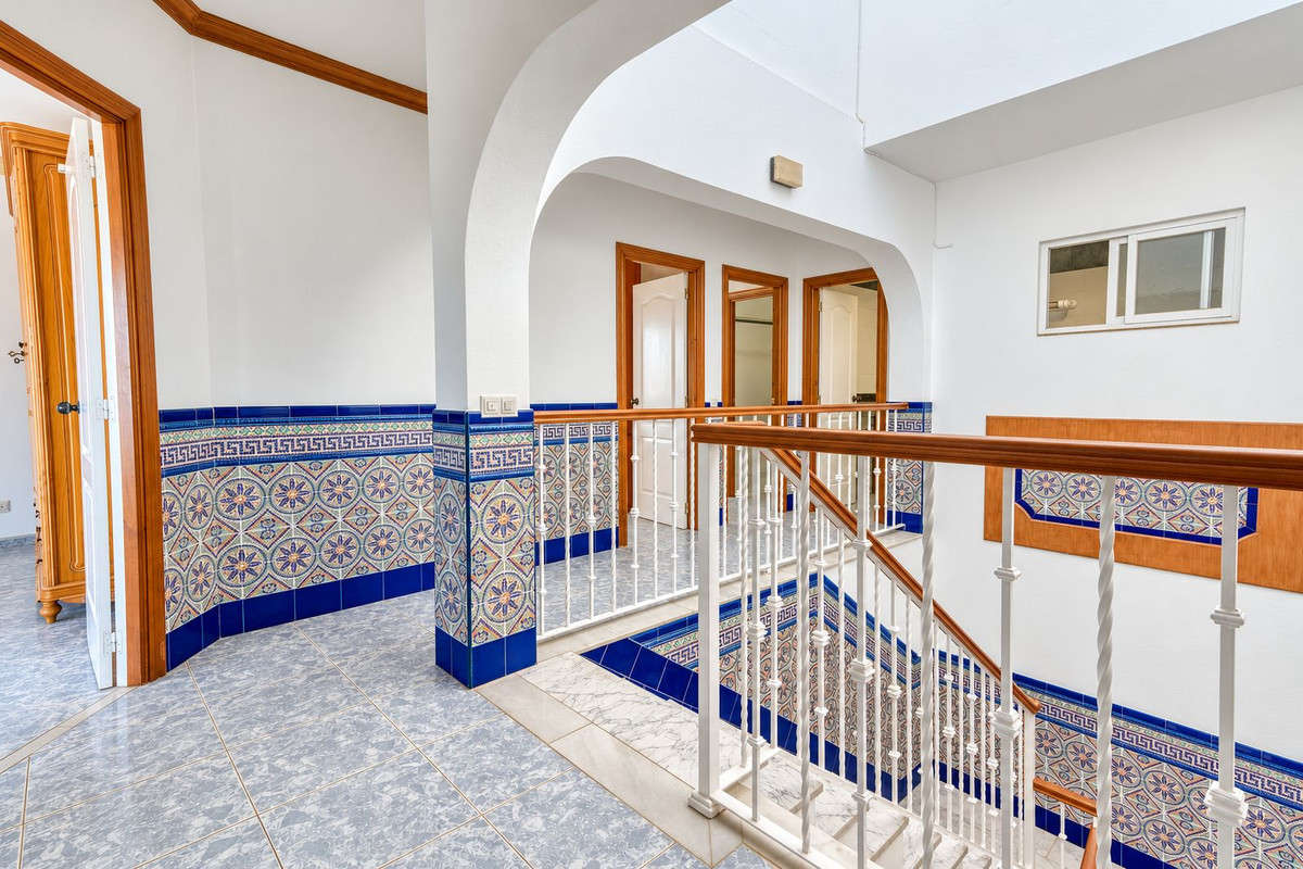 Villa for sale in Manilva