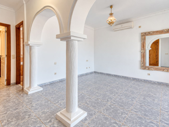 Villa for sale in Manilva