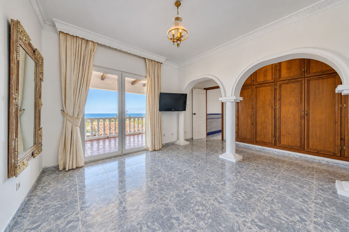 Villa for sale in Manilva