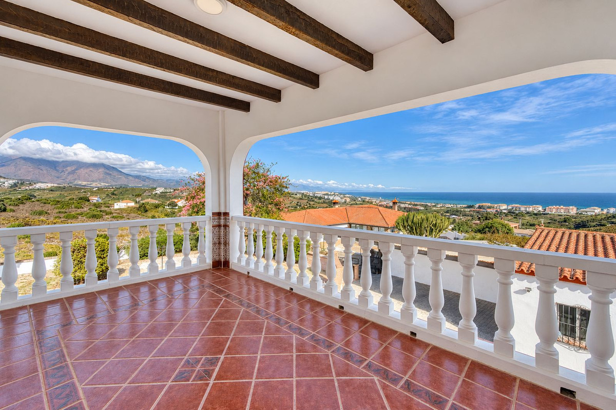 Villa for sale in Manilva