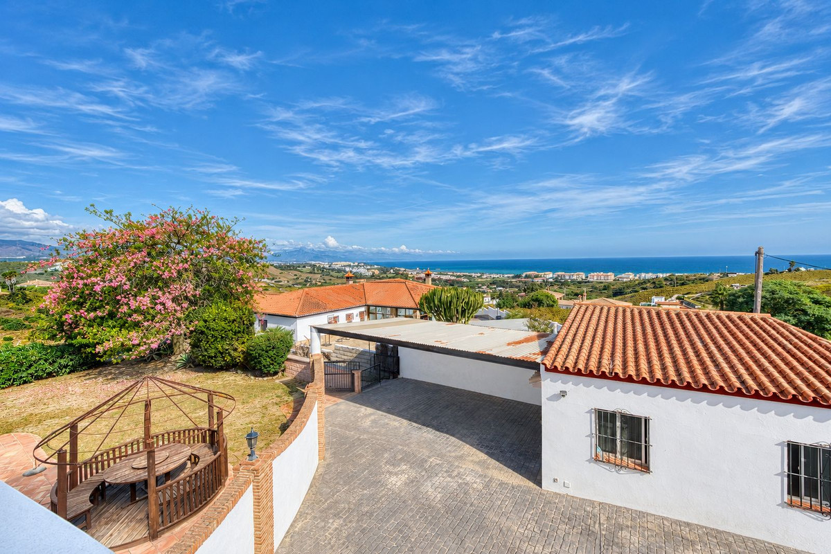 Villa for sale in Manilva