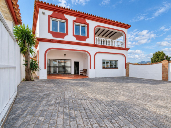 Villa for sale in Manilva