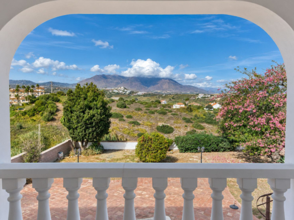Villa for sale in Manilva